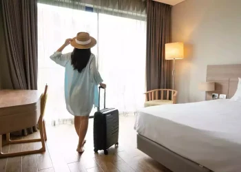 Αίγινα: Προσέλκυσε 2,3 εκατ. επισκέπτες το 2023 – Στο 70% η πληρότητα στα καταλύματα του νησιού για το καλοκαίρι