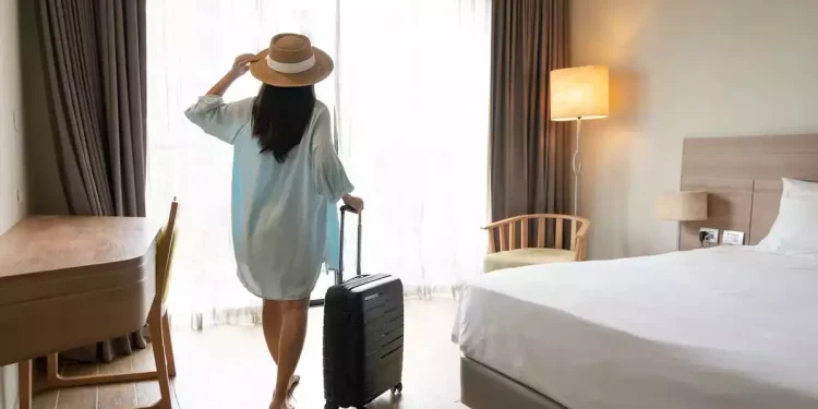 Αίγινα: Προσέλκυσε 2,3 εκατ. επισκέπτες το 2023 – Στο 70% η πληρότητα στα καταλύματα του νησιού για το καλοκαίρι