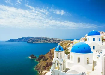 Η Σαντορίνη το καλύτερο νησί στην Ευρώπη σύμφωνα με τα Leisure Lifestyle Awards 2024