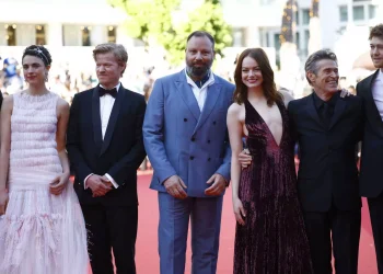 Ο Γιώργος Λάνθιμος στις Κάννες για την παγκόσμια πρεμιέρα της νέας του ταινίας