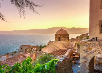 Πάσχα στη Μονεμβασιά: Να γιατί είναι μία μοναδική εμπειρία ζωής