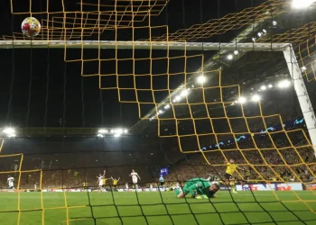 Η Ντόρτμουντ 1-0 την Παρί και μικρό προβάδισμα πρόκρισης στον τελικό – Δείτε το γκολ