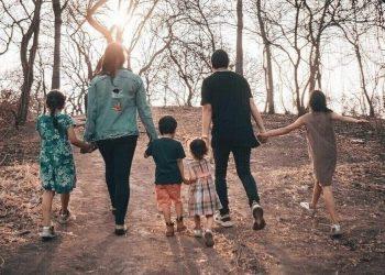 Πολύτεκνες οικογένειες με τρία παιδιά: Τα επιδόματα που θα δικαιούνται