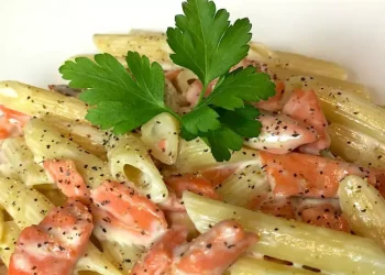 Πένες με σολομό και βότκα, η απόλυτη νοστιμιά!