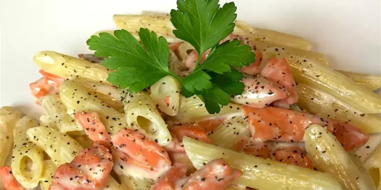 Πένες με σολομό και βότκα, η απόλυτη νοστιμιά!