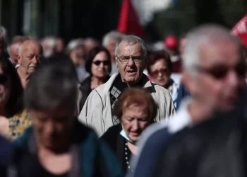 Αυξήσεις στις συντάξεις: Ποιες έχουν “κλειδώσει” και ποιες εκκρεμούν