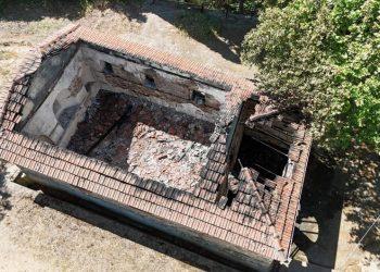 Έβαλε φωτιά και έκαψε ιστορική εκκλησία 156 ετών στη Χαλκιδική