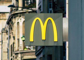 Νομικό πλήγμα για την McDonald’s στην Ευρώπη: Έχασε την πλήρη χρήση του σήματος “Big Mac”