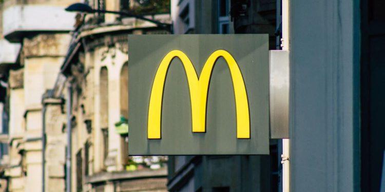 Νομικό πλήγμα για την McDonald’s στην Ευρώπη: Έχασε την πλήρη χρήση του σήματος “Big Mac”