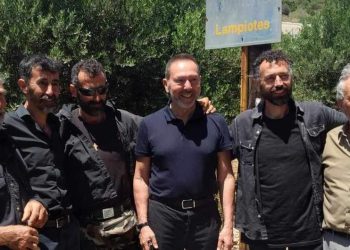 Ο…Κρητίκαρος Γιάννης Στουρνάρας και η μαντινάδα