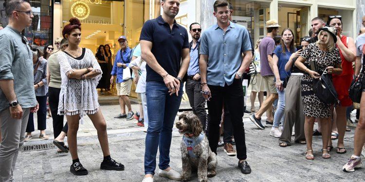 Αισιόδοξος για το αποτέλεσμα της Κυριακής εμφανίστηκε ο Στ. Κασσελάκης στη συνάντησή του με δημοσιογράφους στο Θησείο