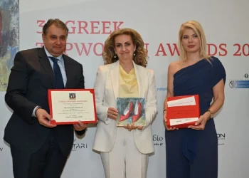 Στην πρόεδρο του ΕΒΕΑ, Σοφία Εφραίμογλου, απονεμήθηκε ένα από τα Greek Top Women Awards