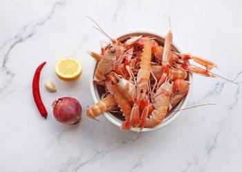 Συνταγή για Καραβίδες Αχνιστές με Τσίλι