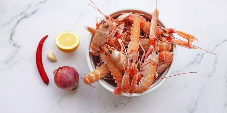 Συνταγή για Καραβίδες Αχνιστές με Τσίλι