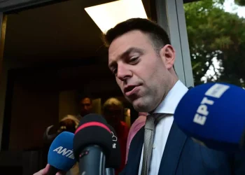 Βαθαίνει το χάσμα ανάμεσα στον Στέφανο Κασσελάκη και τους «87» – Η φράση «ο δικός μου ο ΣΥΡΙΖΑ» που διχάζει