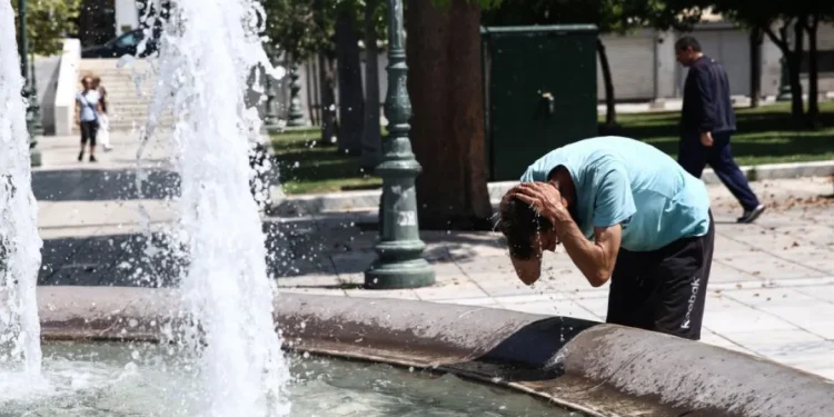 Έκτακτα μέτρα από τον δήμο Αθηναίων για την προστασία των πολιτών ενόψει καύσωνα
