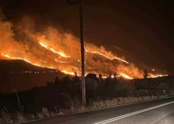 Μεγάλη φωτιά στον Άγιο Βασίλειο Ρεθύμνου – Μήνυμα από το «112» στους κατοίκους 8 περιοχών