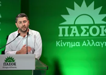 ΠΑΣΟΚ: Σε θέσεις μάχης για την αυριανή κρίσιμη συνεδρίαση με φόντο τη σύγκρουση της ηγεσίας με τους αμφισβητίες και την απειλή των διαγραφών