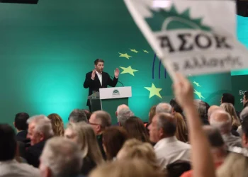 ΠΑΣΟΚ: Κρίσιμη συνεδρίαση της Κεντρικής Επιτροπής – Ανδρουλάκης, Δούκας και Γερουλάνος ανοίγουν τα χαρτιά τους