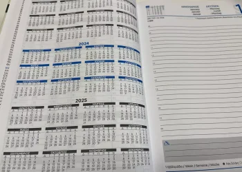 Αγίου Πνεύματος 2024: Πότε πέφτει και ποιοι απολαμβάνουν την αργία και το τριήμερο