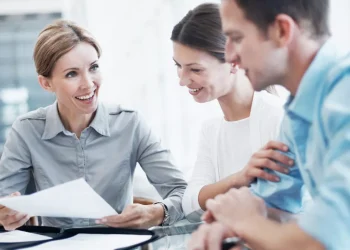 Οι «γκρίζες ζώνες» στα ασφαλιστικά προγράμματα υγείας – Τι να προσέξετε