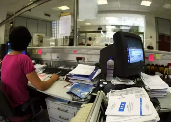 Σχέδιο για κατάργηση του χαρτοσήμου – Έρχεται ψηφιακό τέλος συναλλαγής