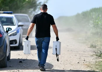 Πύργος: Ο θείος έπεισε το κορίτσι να μπει στο αυτοκίνητό του, το σκότωσε με κατσαβίδι και το πέταξε σε καλαμιές