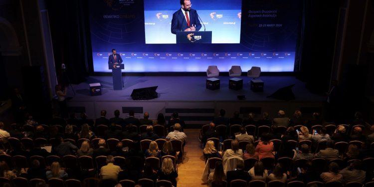 Ν. Φαρμάκης, περιφερειάρχης : Μετάγγιση ευθύνης αλλά και δύναμης στις τοπικές κοινωνίες