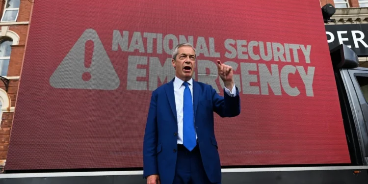 Νάιτζελ Φάρατζ: Οργισμένες αντιδράσεις μετά τη δήλωση ότι η Δύση «προκάλεσε την εισβολή του Πούτιν» στην Ουκρανία