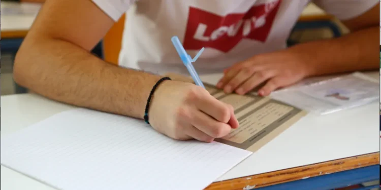 Πανελλαδικές 2024: Σε Αρχαία, Μαθηματικά και Βιολογία εξετάζονται σήμερα οι υποψήφιοι των ΓΕΛ