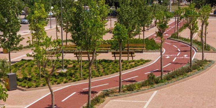 Νέα όαση πρασίνου σε κεντρικότατο σημείο της Γλυφάδας