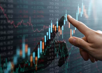 Μετοχές ελληνικών τραπεζών: Αυξάνουν τις τιμές στόχους οι επενδυτικοί οίκοι, «κλειδί» η διανομή μερισμάτων