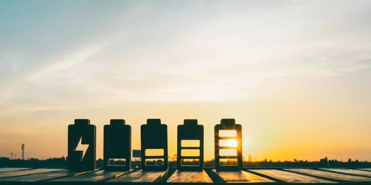 Ξεκινά η «χρυσή εποχή» για τις επενδύσεις σε μπαταρίες και την αποθήκευση ενέργειας