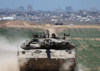 Πόλεμος στο Ισραήλ: Τουλάχιστον 24 νεκροί από πυρά αρμάτων μάχης σε καταυλισμό στη Ράφα