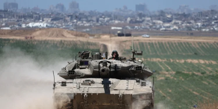 Πόλεμος στο Ισραήλ: Τουλάχιστον 24 νεκροί από πυρά αρμάτων μάχης σε καταυλισμό στη Ράφα