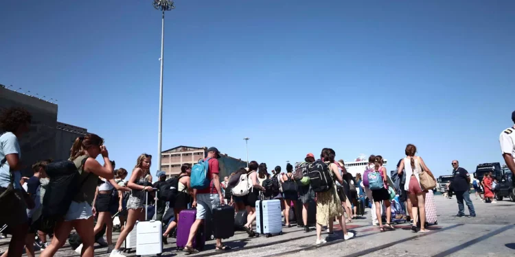 Τριήμερο Αγίου Πνεύματος: Ποιους «outsiders» προορισμούς επέλεξαν φέτος οι Έλληνες