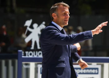 Γαλλία: Την παραίτηση Μακρόν ζητά το 57% των πολιτών αν το κόμμα του ηττηθεί στις βουλευτικές εκλογές