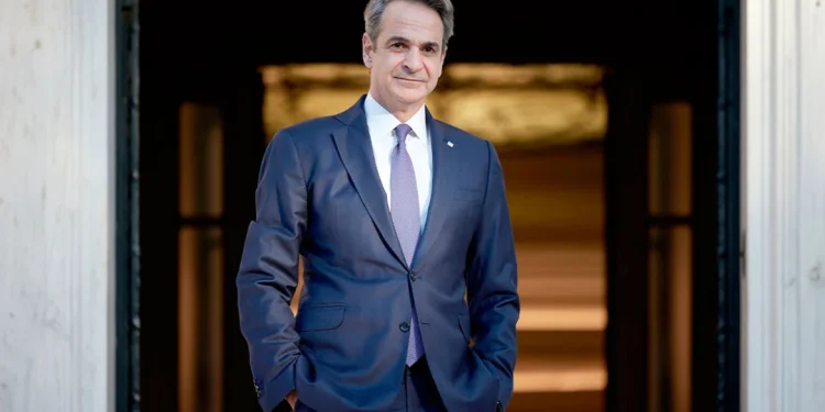 Ο Μητσοτάκης στη μάχη της καθημερινότητας: «Γκάζι» για το ψηφιακό ΑΣΕΠ, σύσκεψη για την ακρίβεια στο Ανάπτυξης