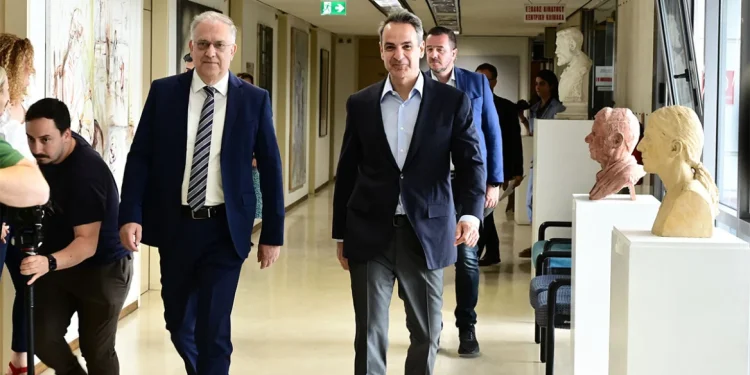 Ακρίβεια: Παράταση των έκτακτων μέτρων για ακόμα έξι μήνες, ανακοίνωσε ο Μητσοτάκης