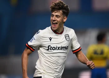 Ο Γιάννης Κωνσταντέλιας θα παραμείνει στον ΠΑΟΚ