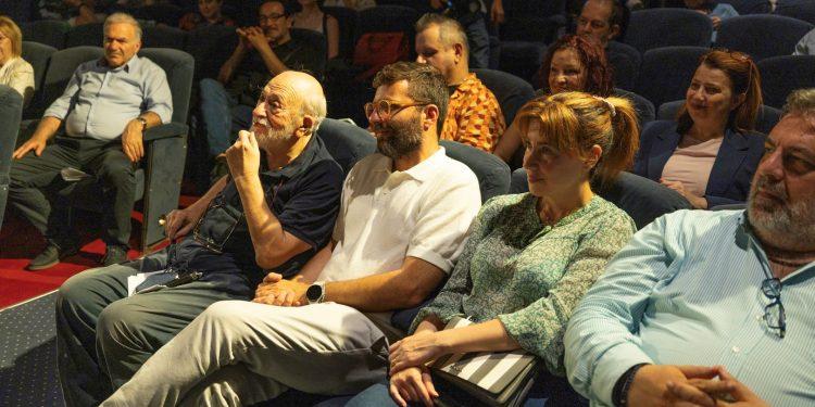 Ένας σημαντικός κινηματογραφικός θεσμός στον Πειραιά-Βραβεύτηκε ο Π.Βούλγαρης