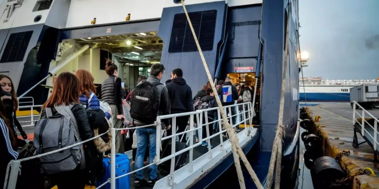 Ακτοπλοΐα: Στα ίδια επίπεδα οι τιμές των εισιτηρίων από το 2022
