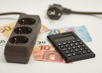 Εκτινάσσονται οι χρεώσεις στο ρεύμα έως και 70% τον Ιούνιο – Πώς διαμορφώνονται τα τιμολόγια όλων των παρόχων