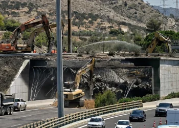 Ανατροπή βυτιοφόρου στην Αθηνών – Κορίνθου: Τα 4 ερωτήματα στα οποία εστιάζουν οι Αρχές
