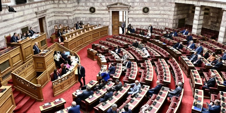 Βουλή: Εγκρίθηκε η κύρωση της Σύμβασης του Συμβουλίου της Ευρώπης για την αναγνώριση των τίτλων σπουδών