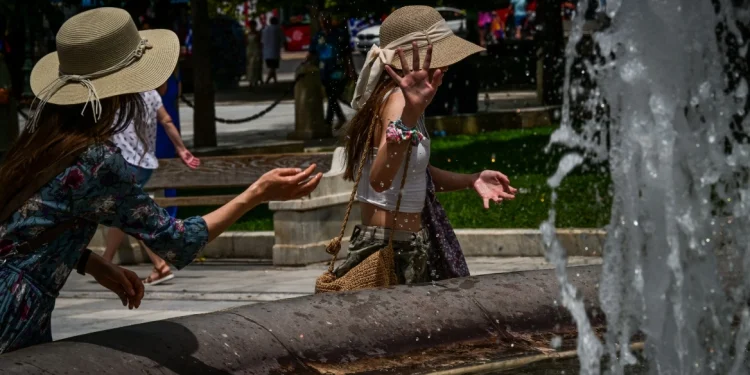 Καιρός: Οι 5 περιοχές στην Αττική που «ψήθηκαν» σήμερα, πού είχαμε 41άρια στη χώρα – Δείτε χάρτη