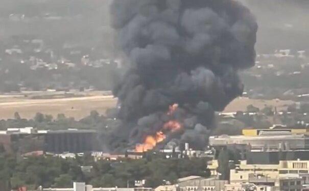 Μεγάλη φωτιά στην Κάτω Κηφισιά – Ισχυρή έκρηξη σε εργοστάσιο