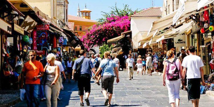 Υπερτουρισμός: Ασκήσεις ισορροπίας επενδυτών, κοινωνίας και ανάπτυξης