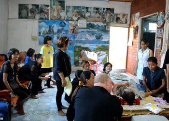 “Ξύπνησε” στο φέρετρό της λίγο πριν την αποτέφρωση