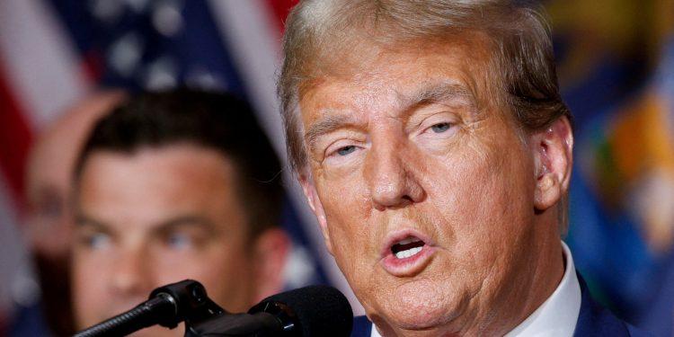 Ο Τραμπ ζητά γρήγορο τερματισμό του πολέμου Ισραήλ-Χαμάς και επιστροφή των ομήρων, μια μέρα πριν από τη συνάντησή του με τον Νετανιάχου